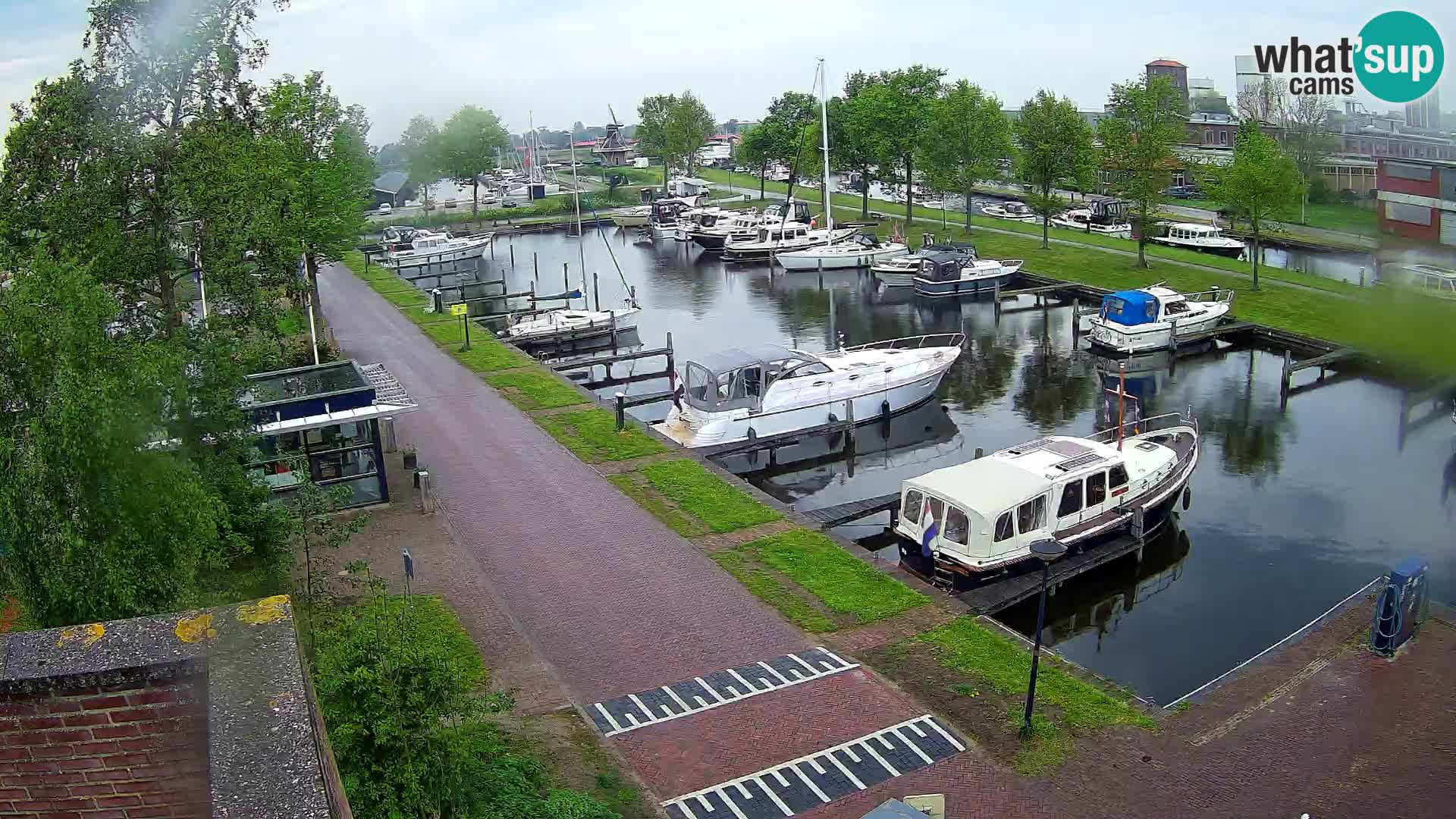 Joure harbour webcam – windmill view