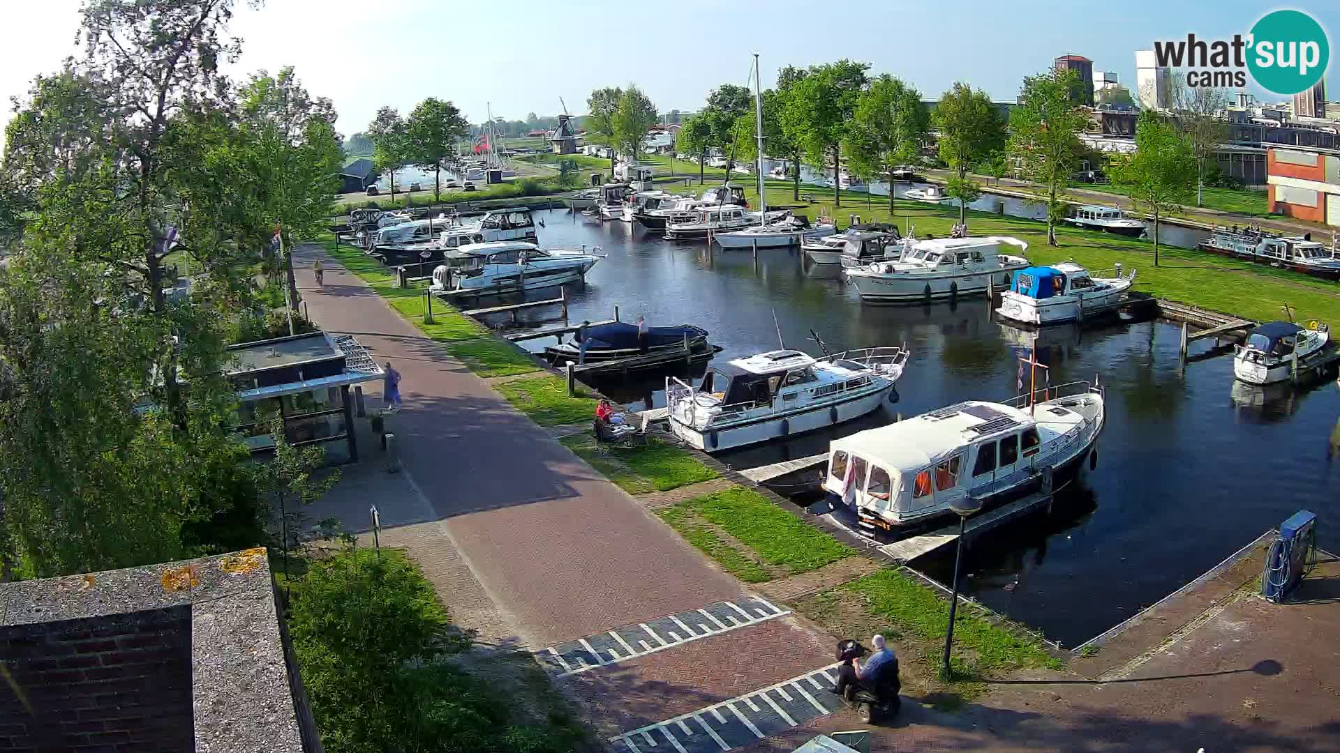 La marina di Joure livecam  – Vista del Mulino a vento