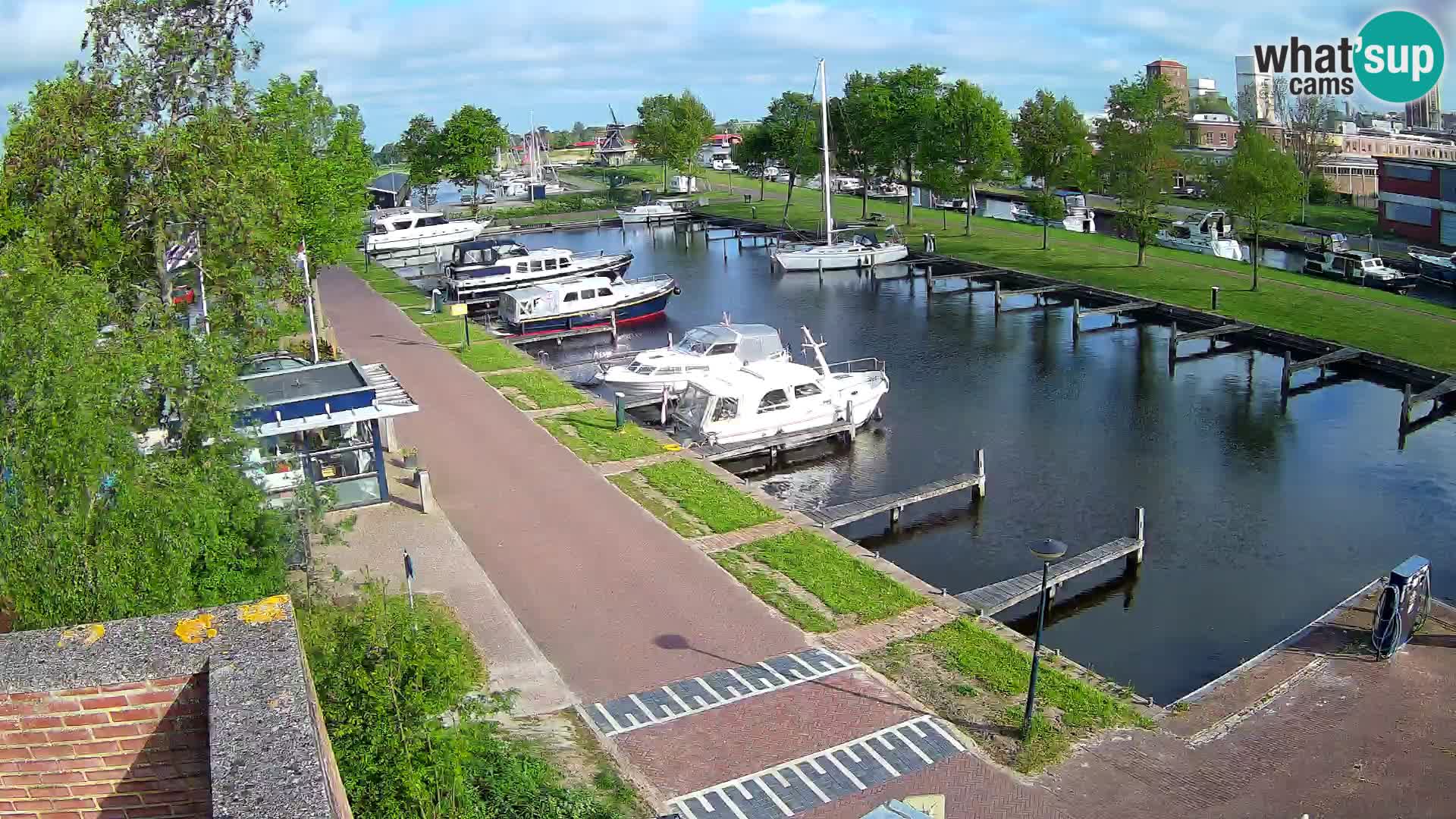Joure harbour webcam – windmill view