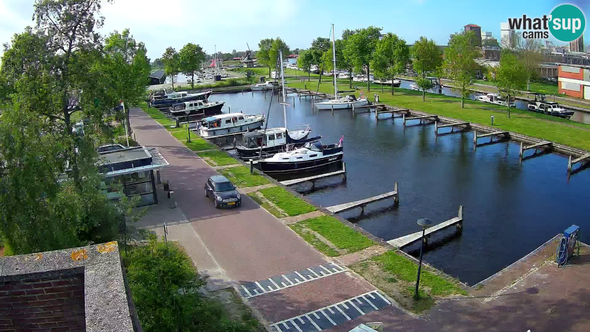 Joure harbour webcam – windmill view