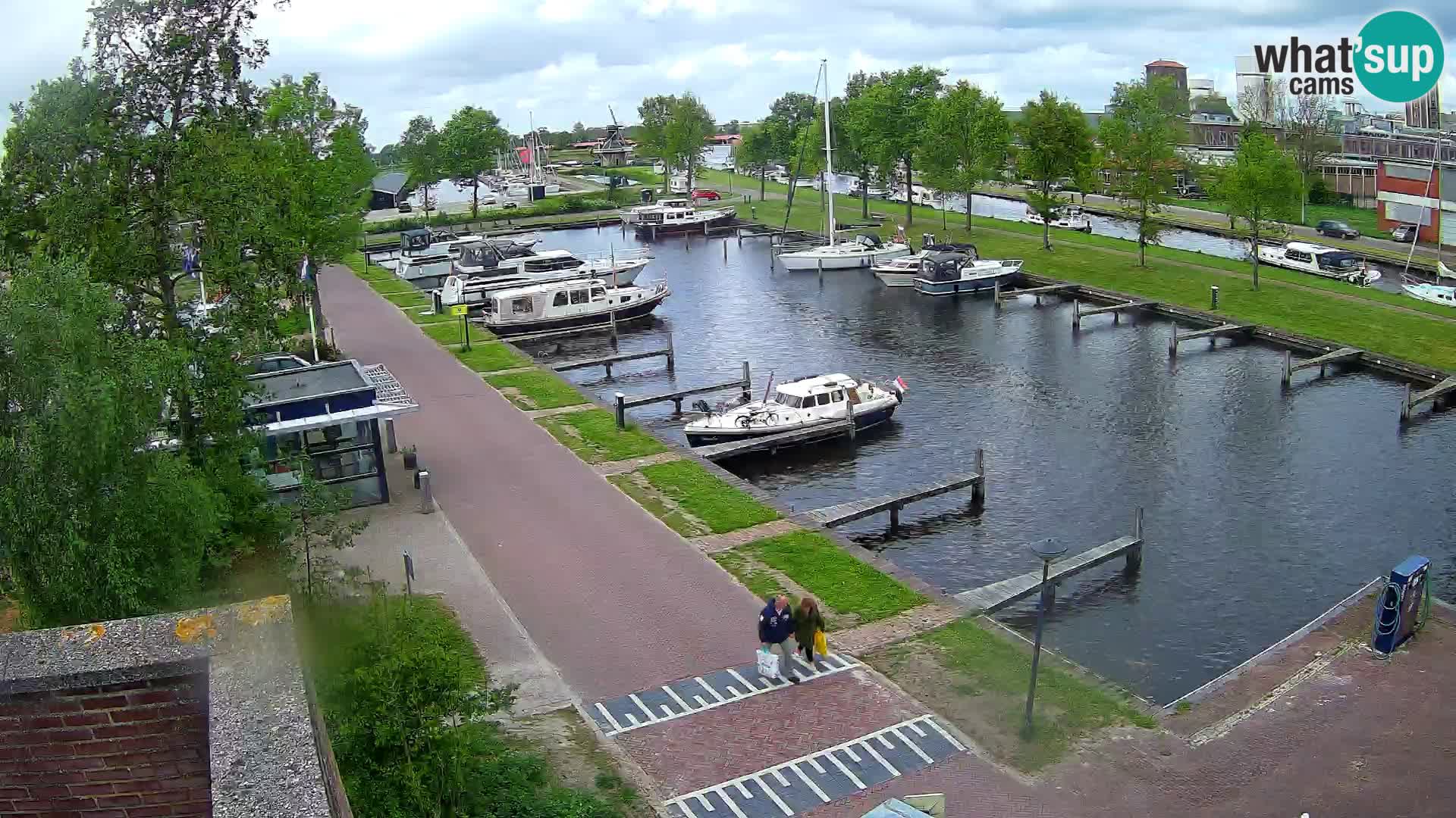 Joure harbour webcam – windmill view