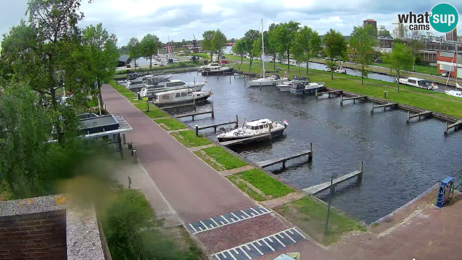 Joure harbour webcam – windmill view