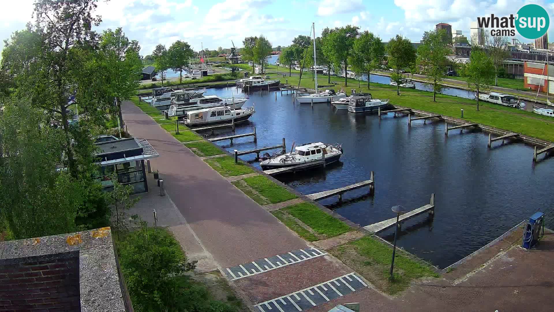 Joure harbour webcam – windmill view