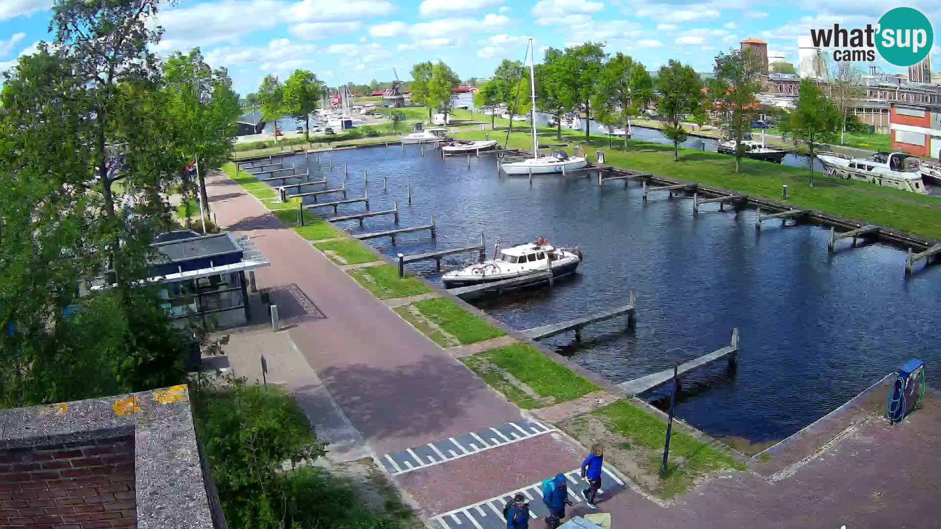 Joure harbour webcam – windmill view