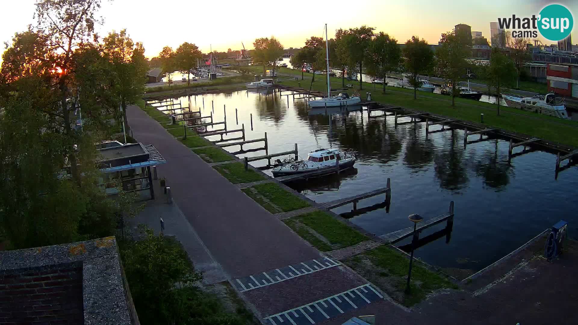 La marina di Joure livecam  – Vista del Mulino a vento