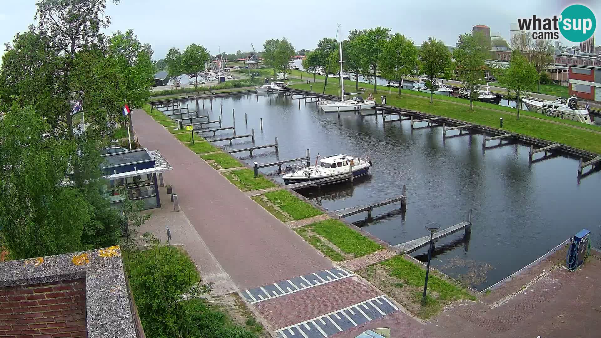 Joure harbour webcam – windmill view