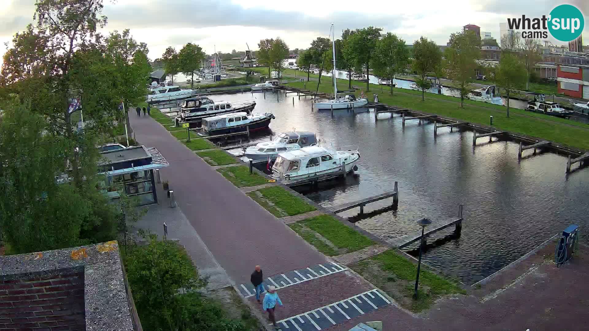 La marina di Joure livecam  – Vista del Mulino a vento
