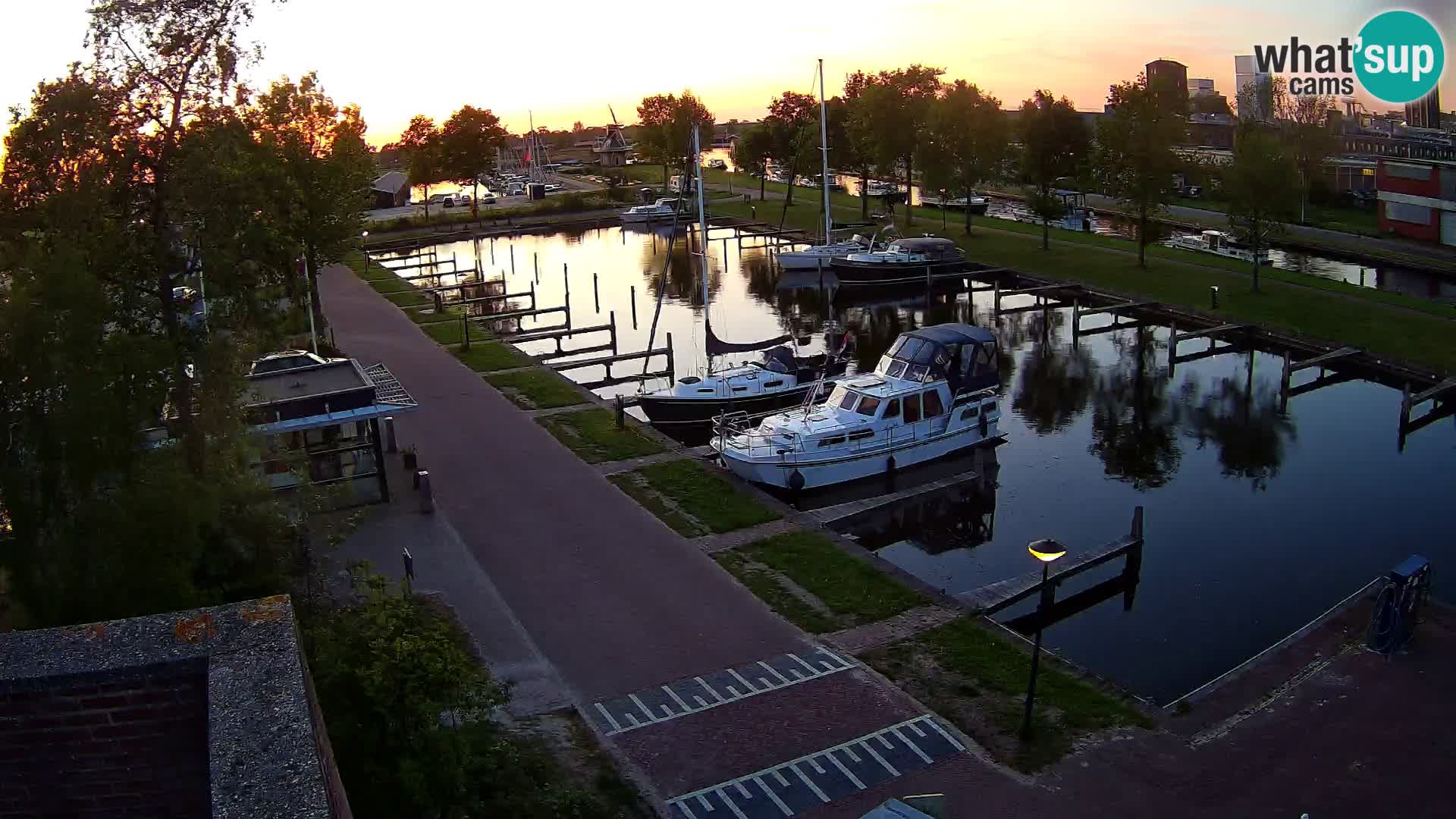La marina di Joure livecam  – Vista del Mulino a vento