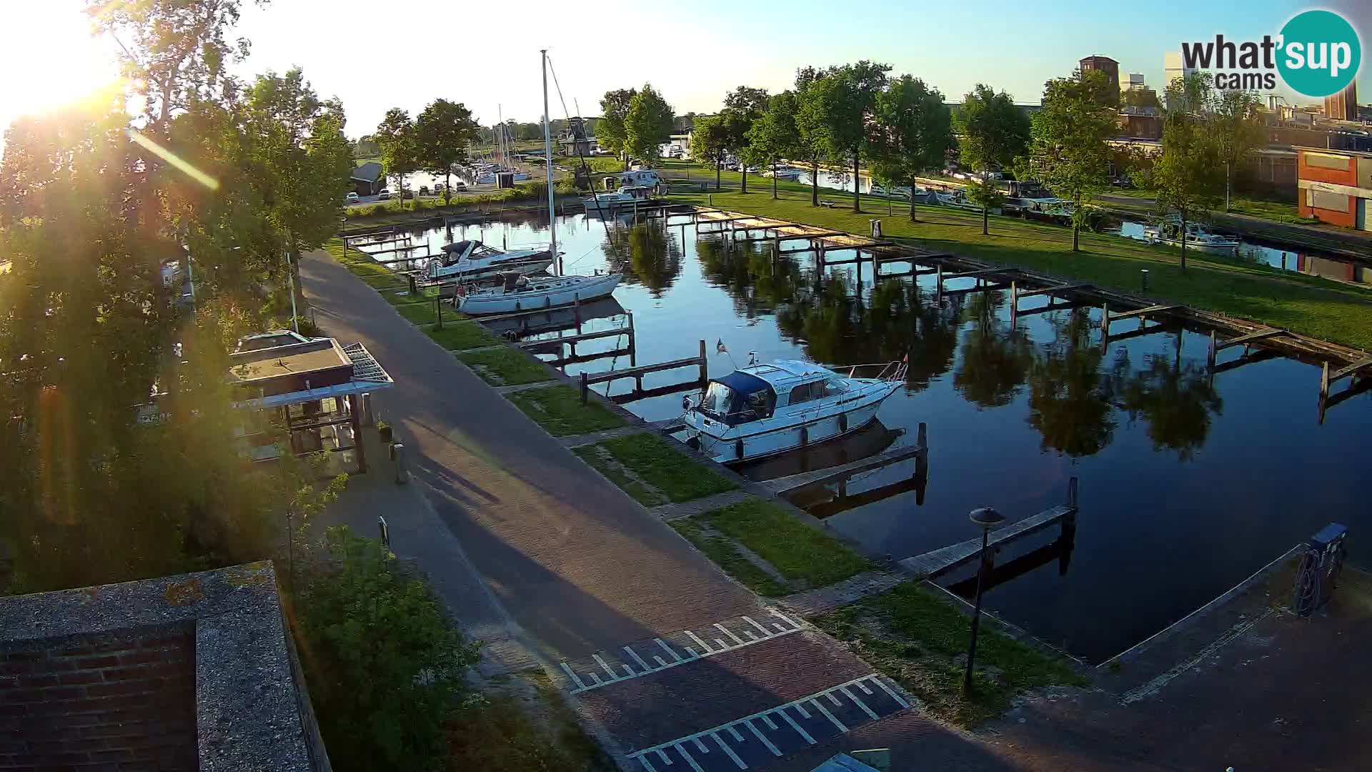 La marina di Joure livecam  – Vista del Mulino a vento
