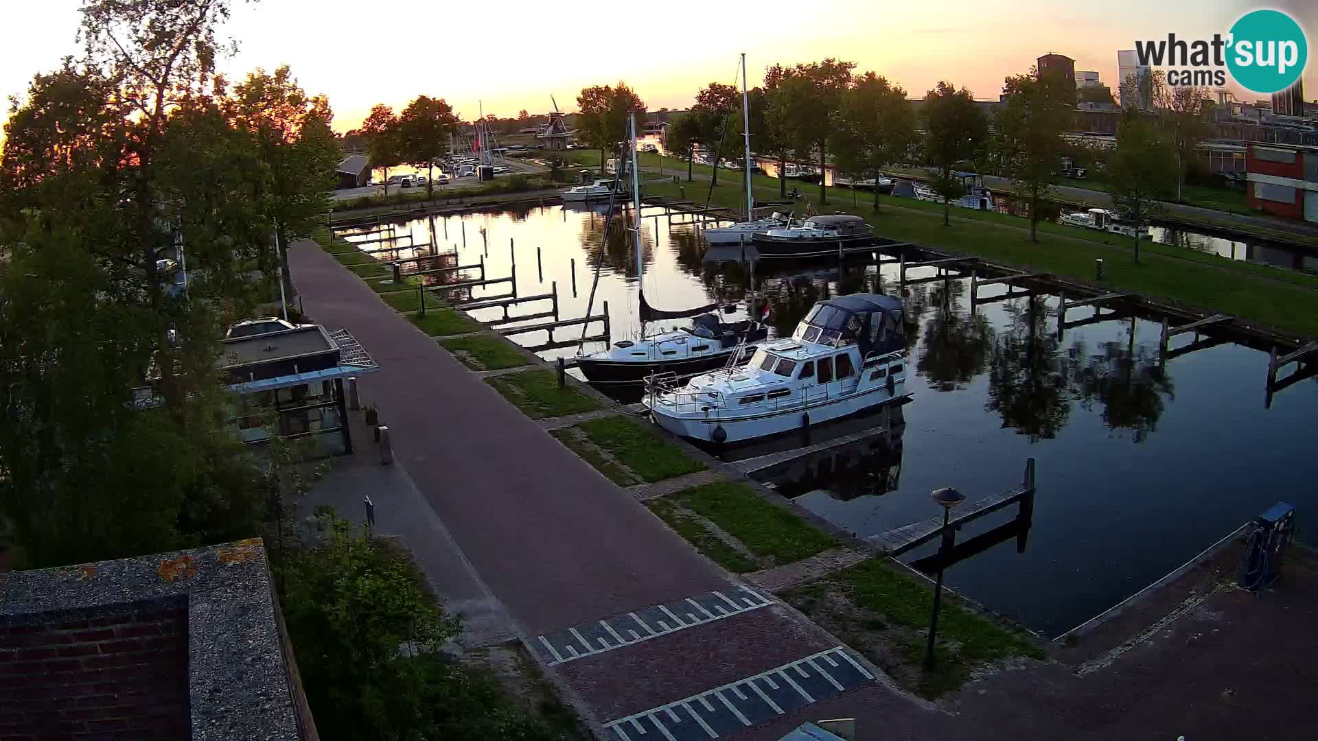 La marina di Joure livecam  – Vista del Mulino a vento