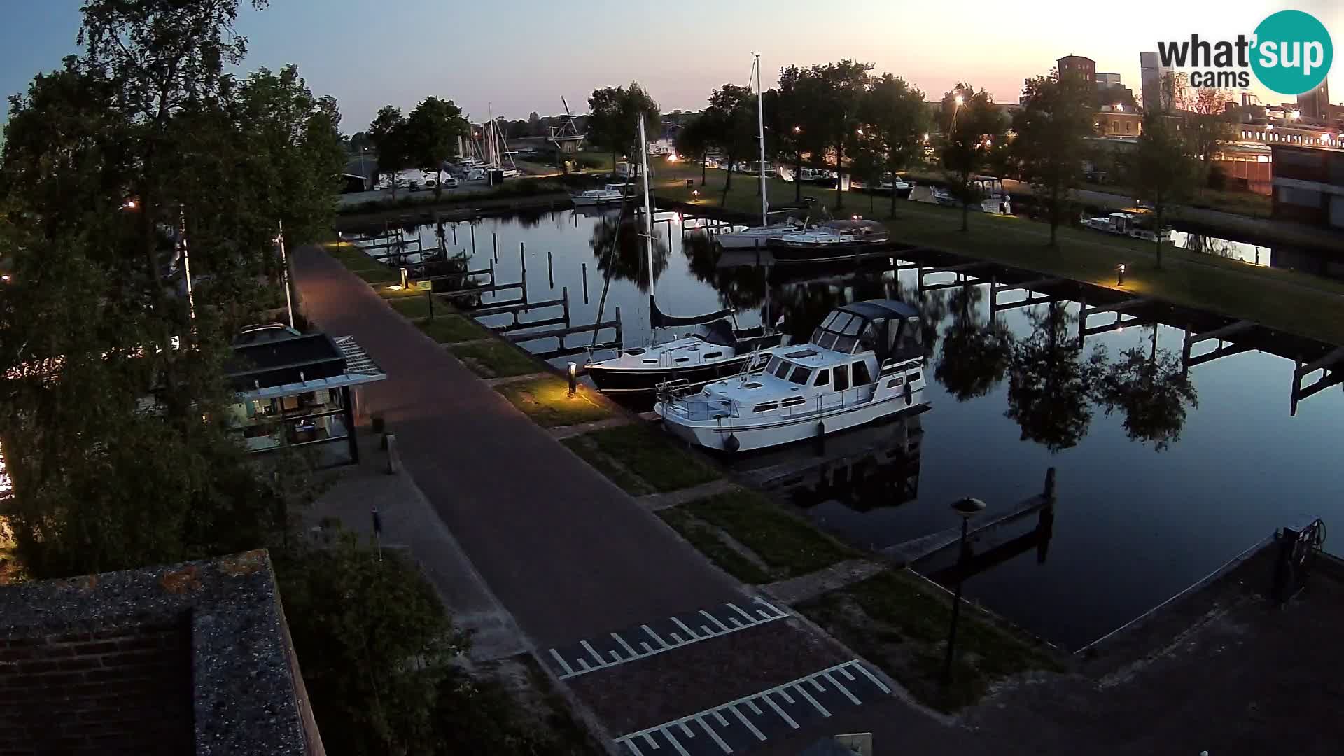 Joure harbour webcam – windmill view