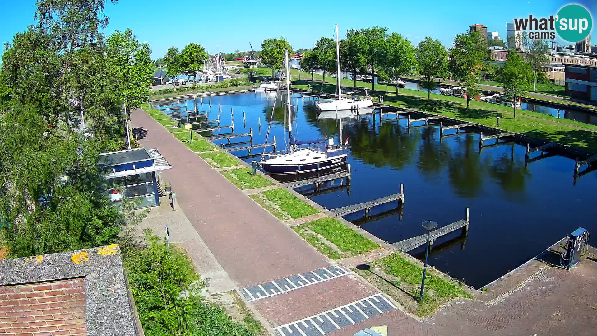 Joure harbour webcam – windmill view