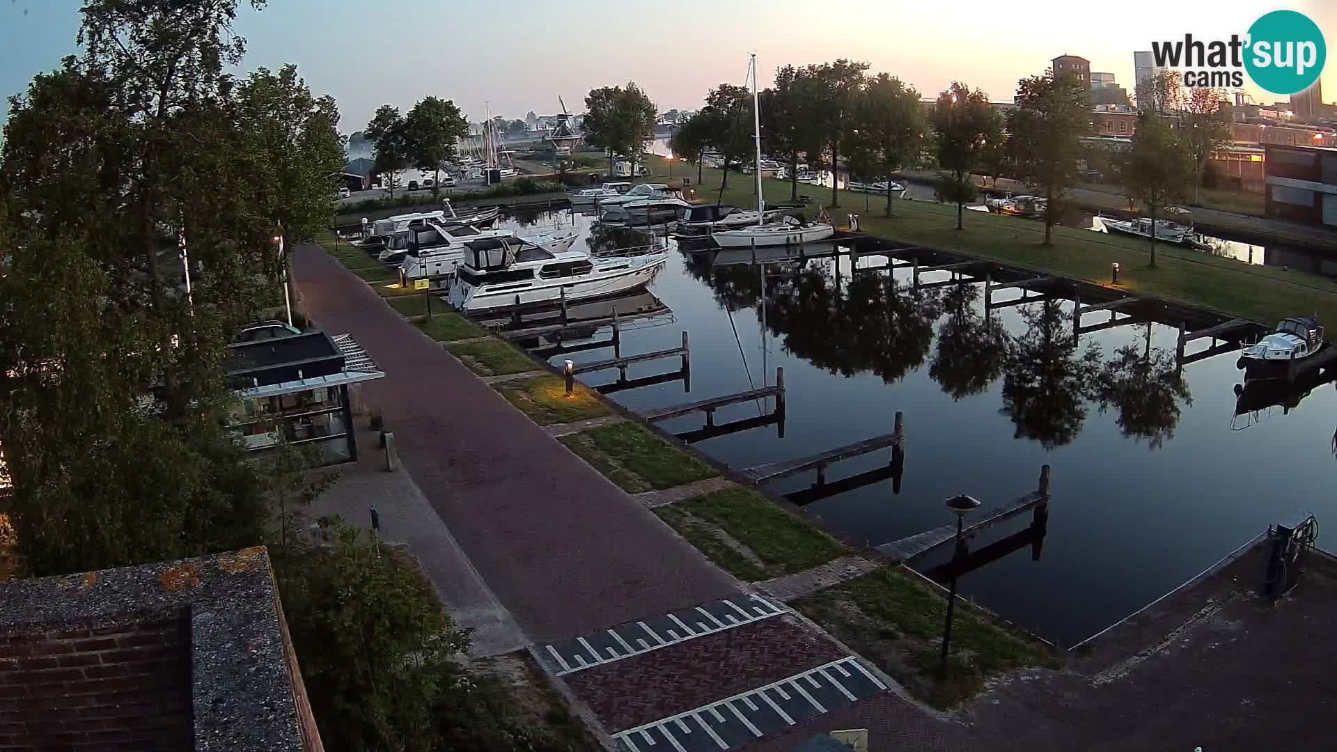 Joure harbour webcam – windmill view