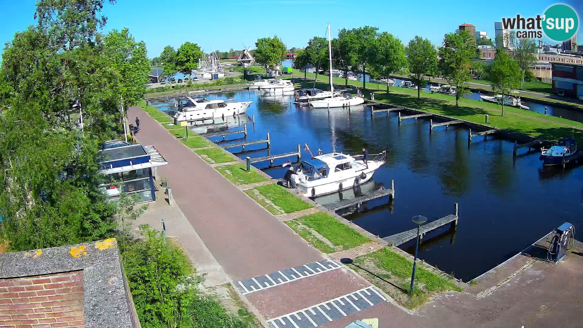 Joure harbour webcam – windmill view