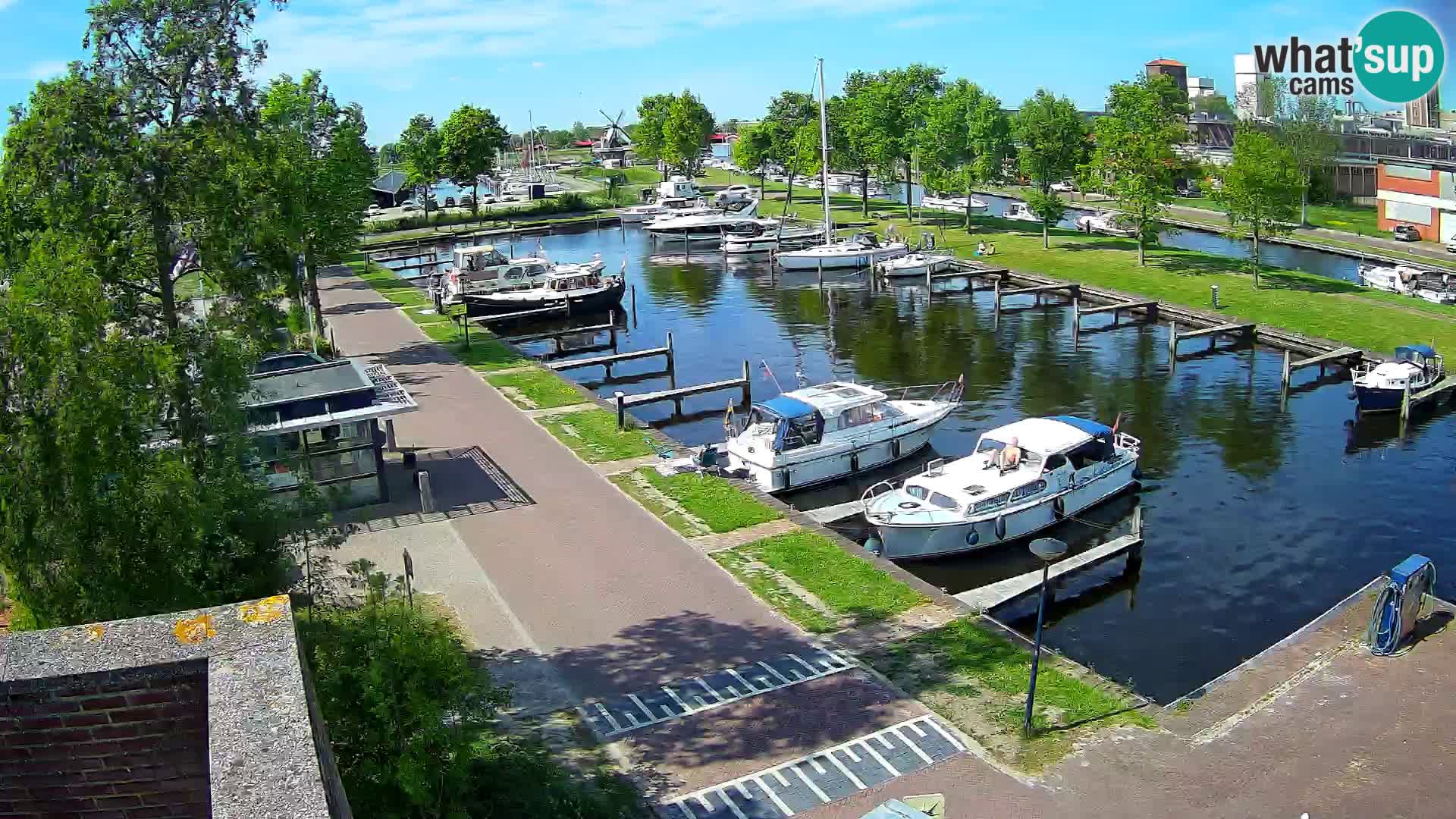 Joure harbour webcam – windmill view