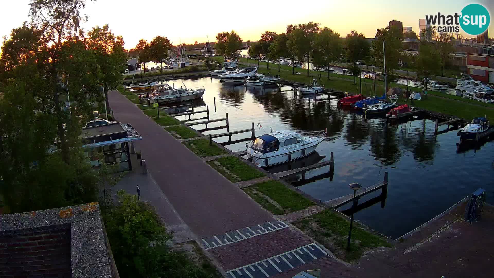 Spletna kamera Joure marina – Mlin na veter