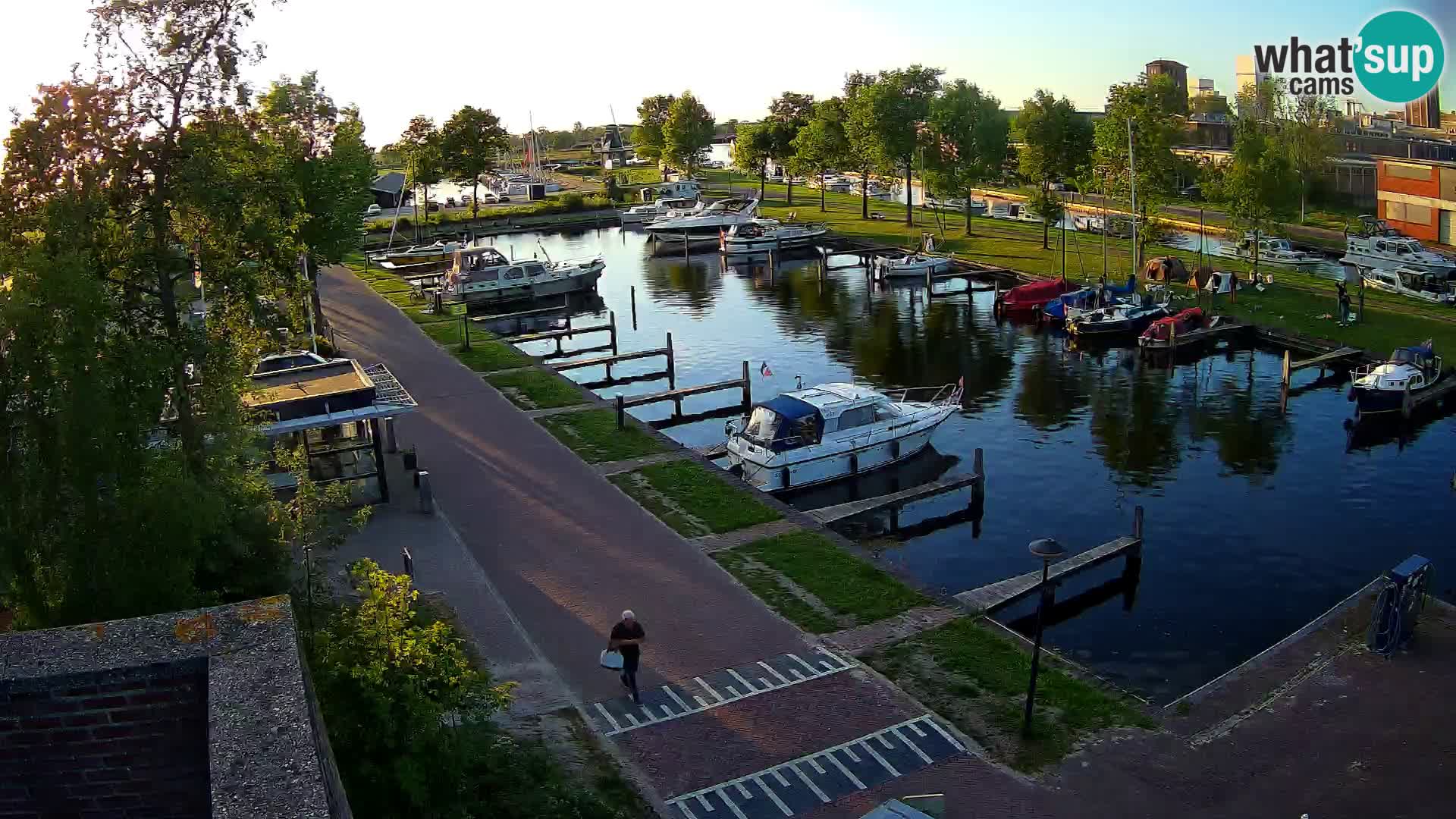La marina di Joure livecam  – Vista del Mulino a vento