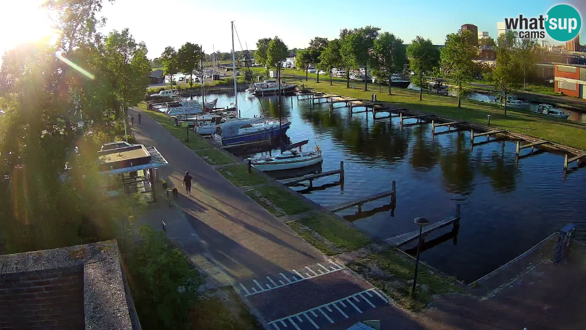 Joure harbour webcam – windmill view