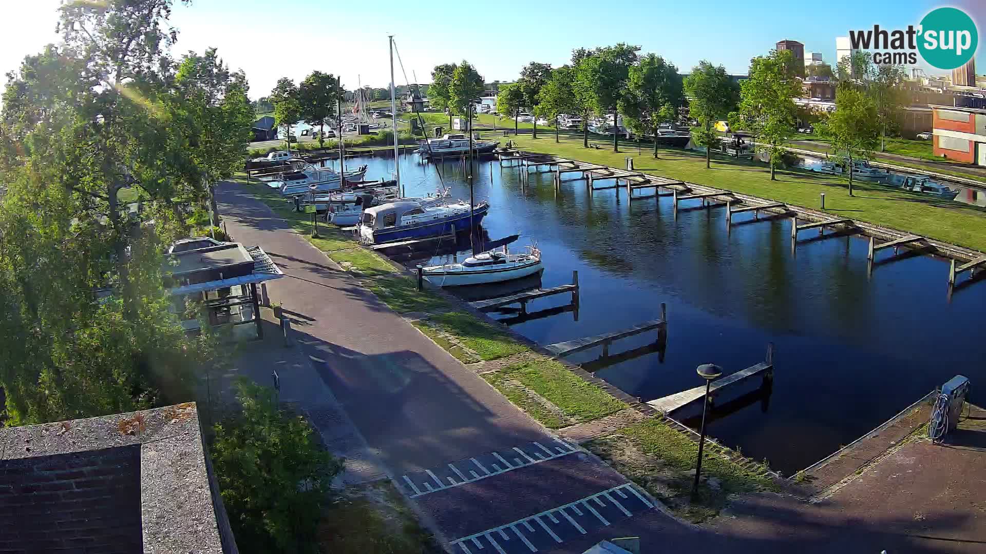 La marina di Joure livecam  – Vista del Mulino a vento