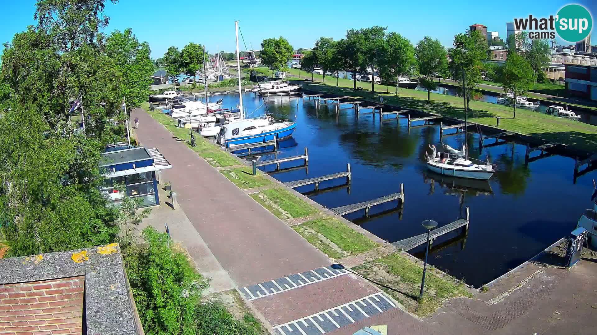 Joure harbour webcam – windmill view