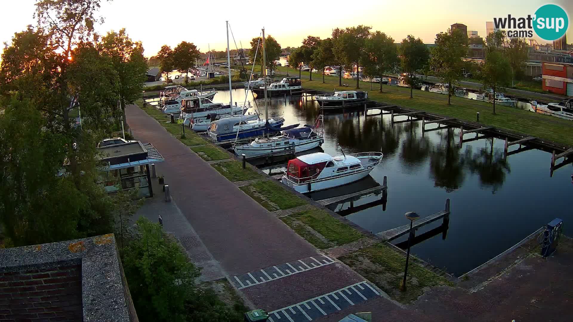 La marina di Joure livecam  – Vista del Mulino a vento