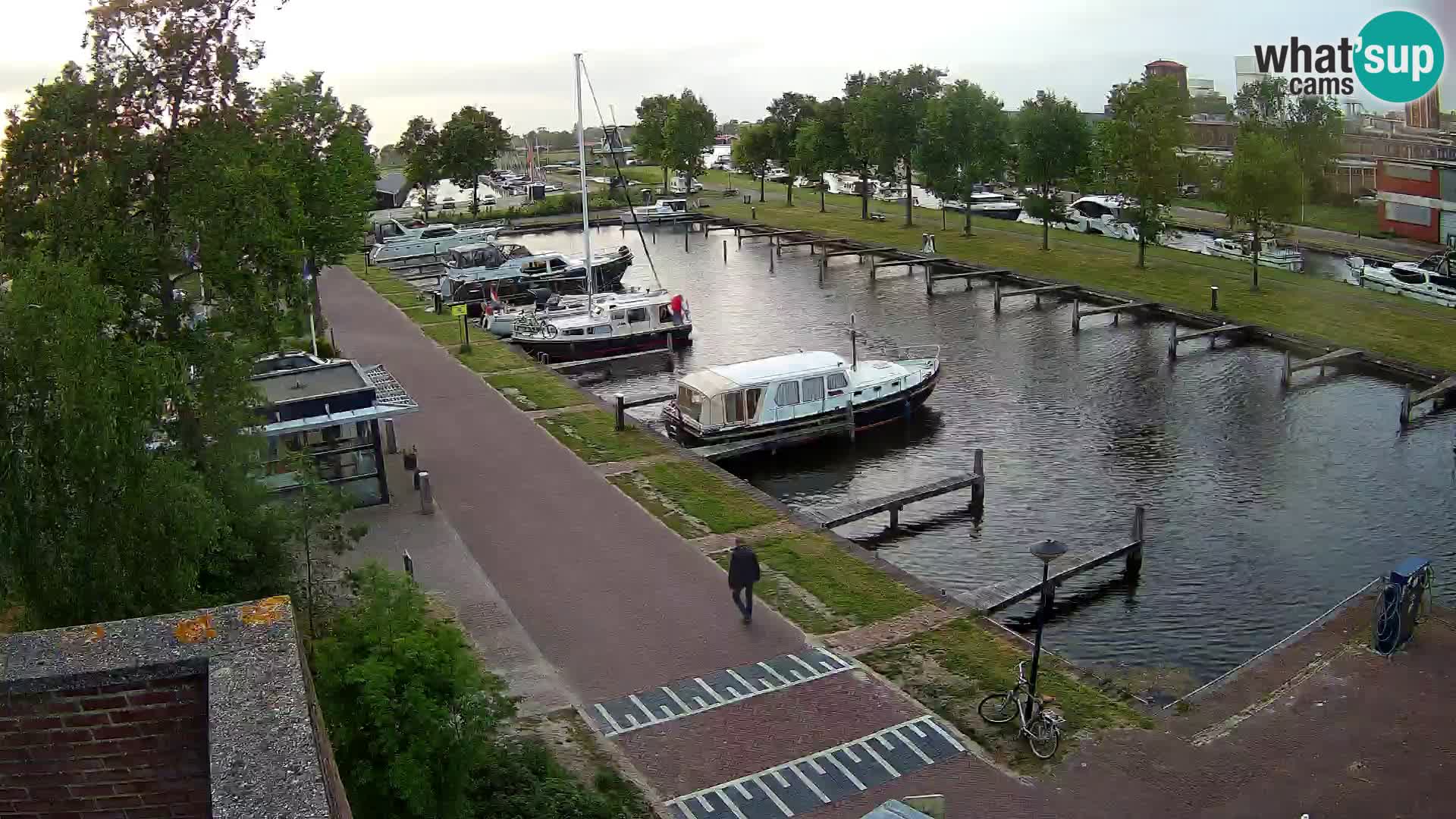 Joure harbour webcam – windmill view