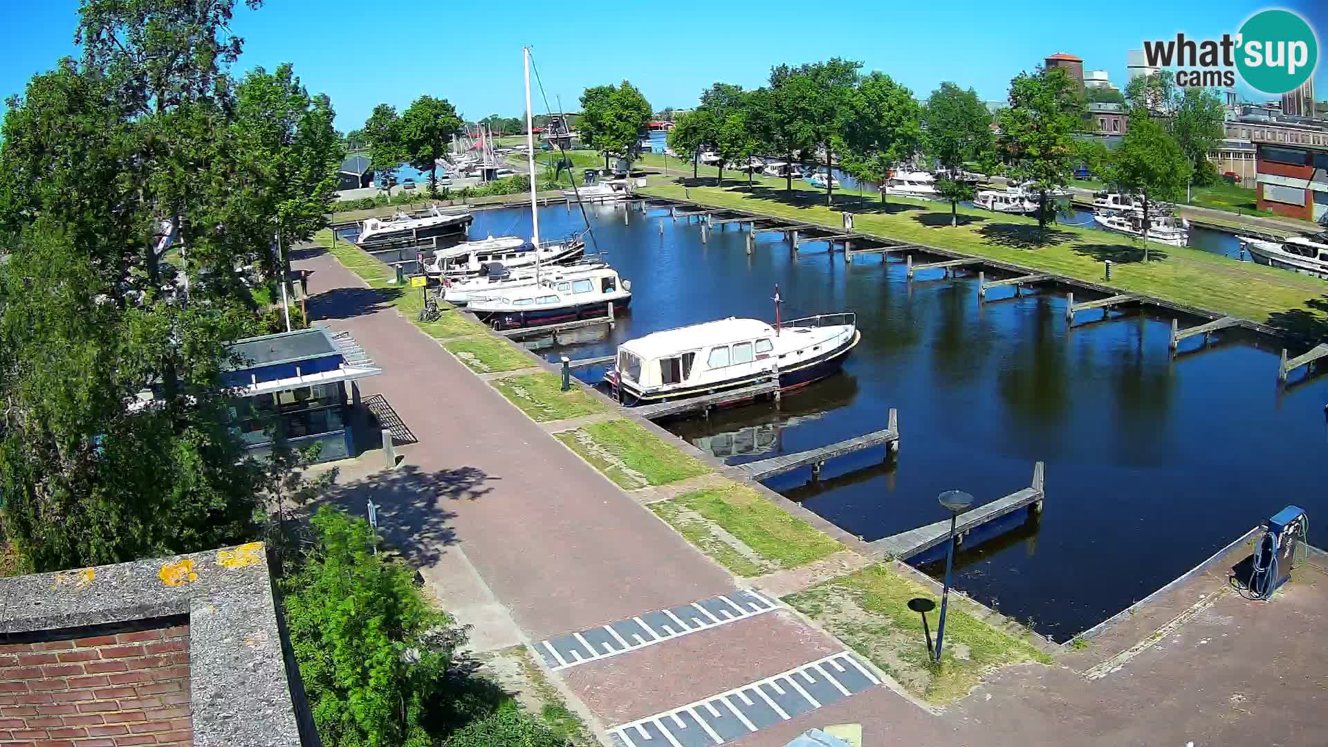 Joure harbour webcam – windmill view