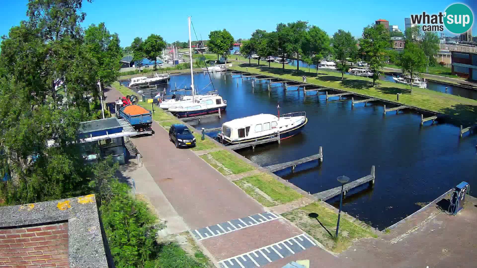 Joure harbour webcam – windmill view