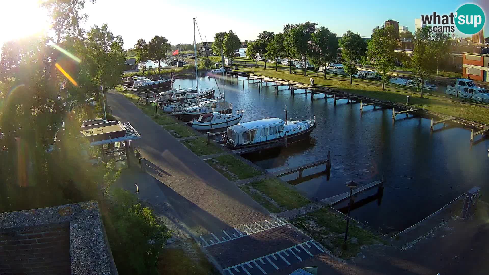 Joure harbour webcam – windmill view