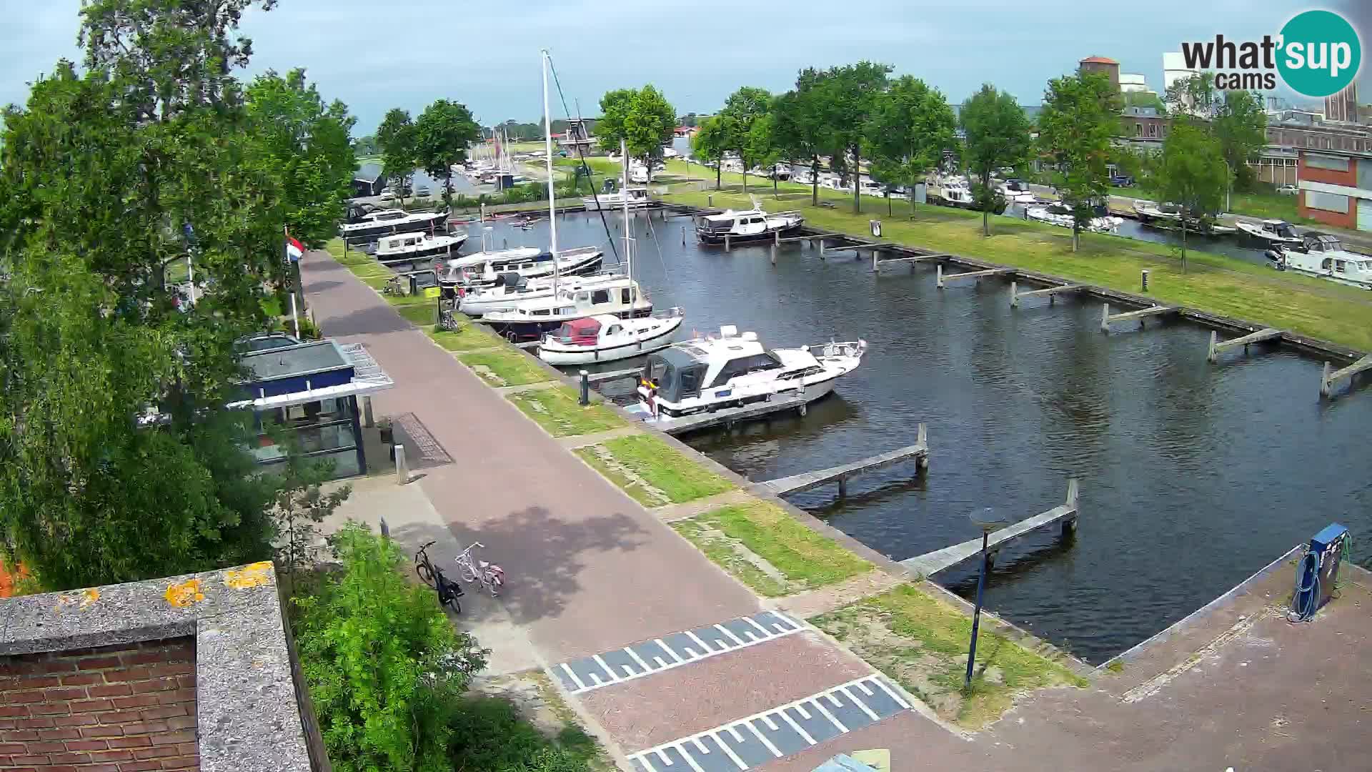 Joure harbour webcam – windmill view