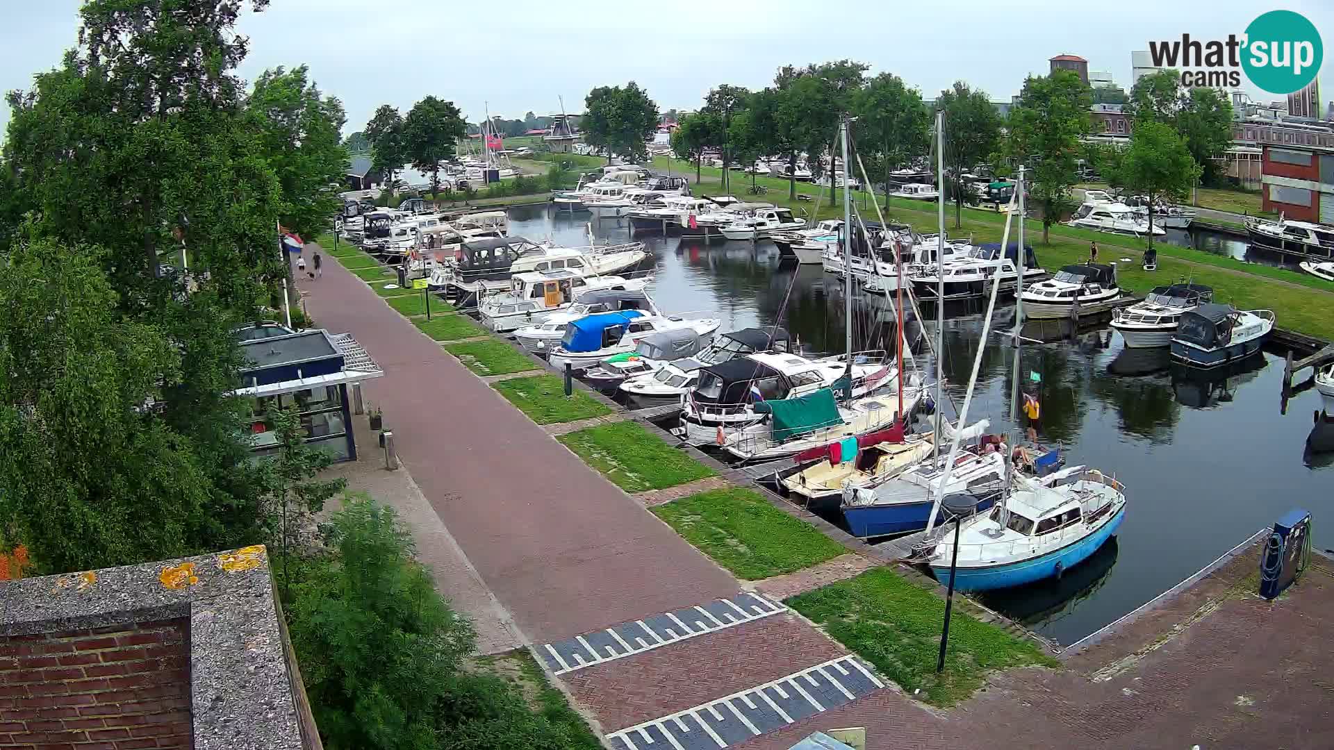 Joure harbour webcam – windmill view