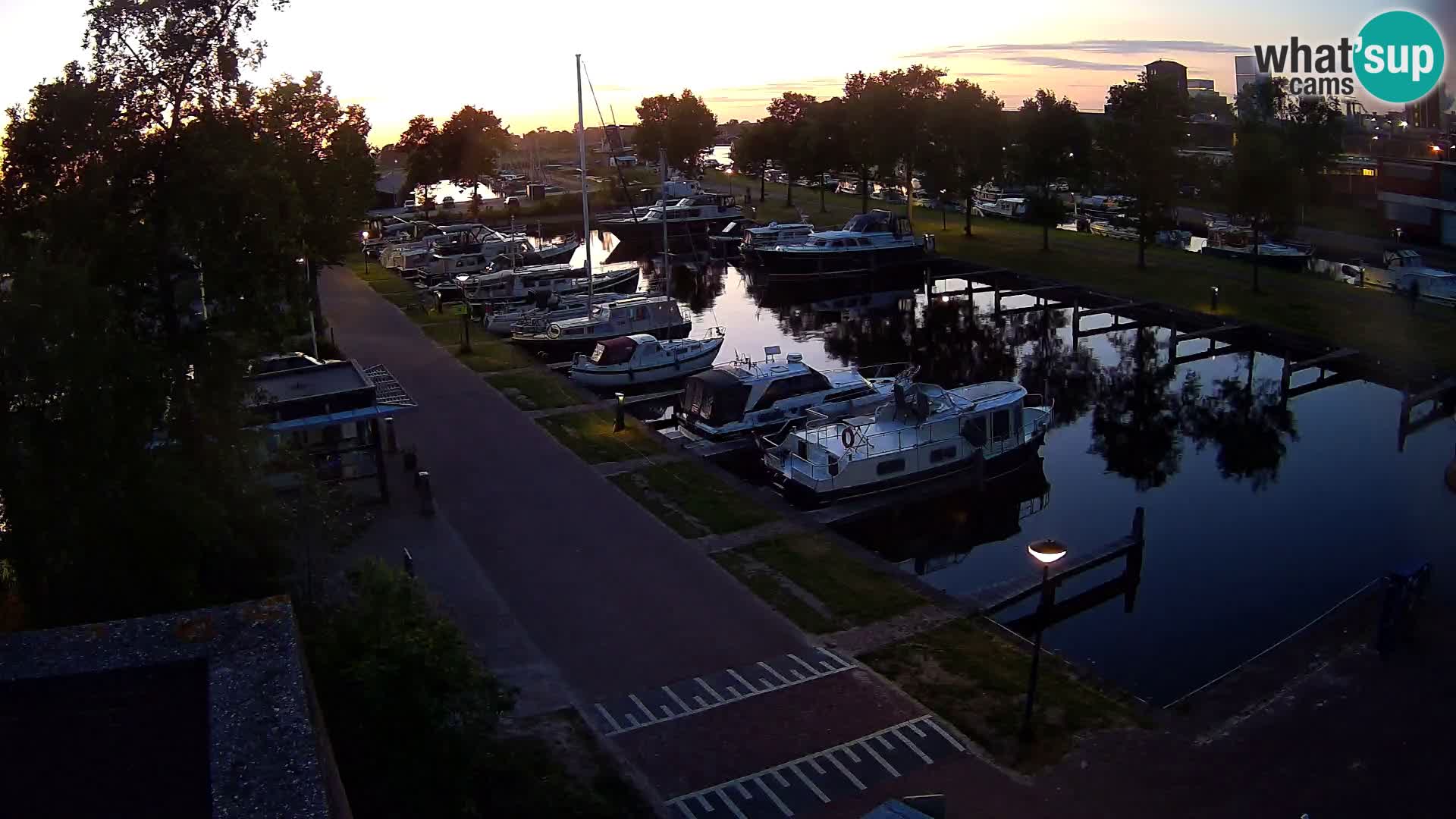 La marina di Joure livecam  – Vista del Mulino a vento
