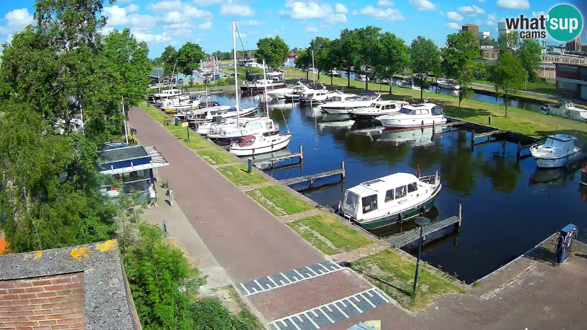 Joure harbour webcam – windmill view