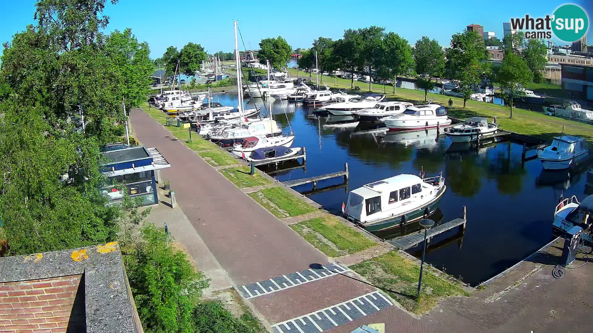 Joure harbour webcam – windmill view
