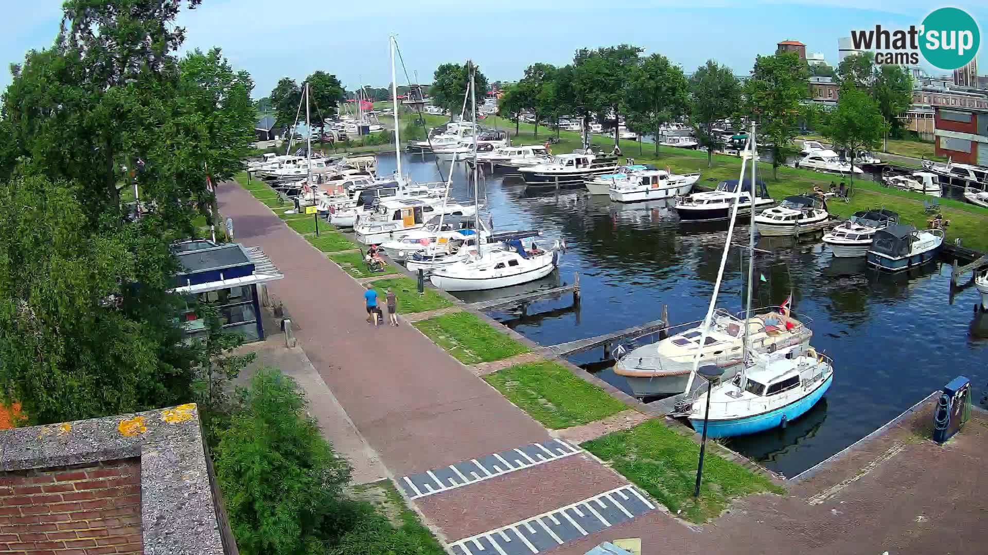 Joure harbour webcam – windmill view