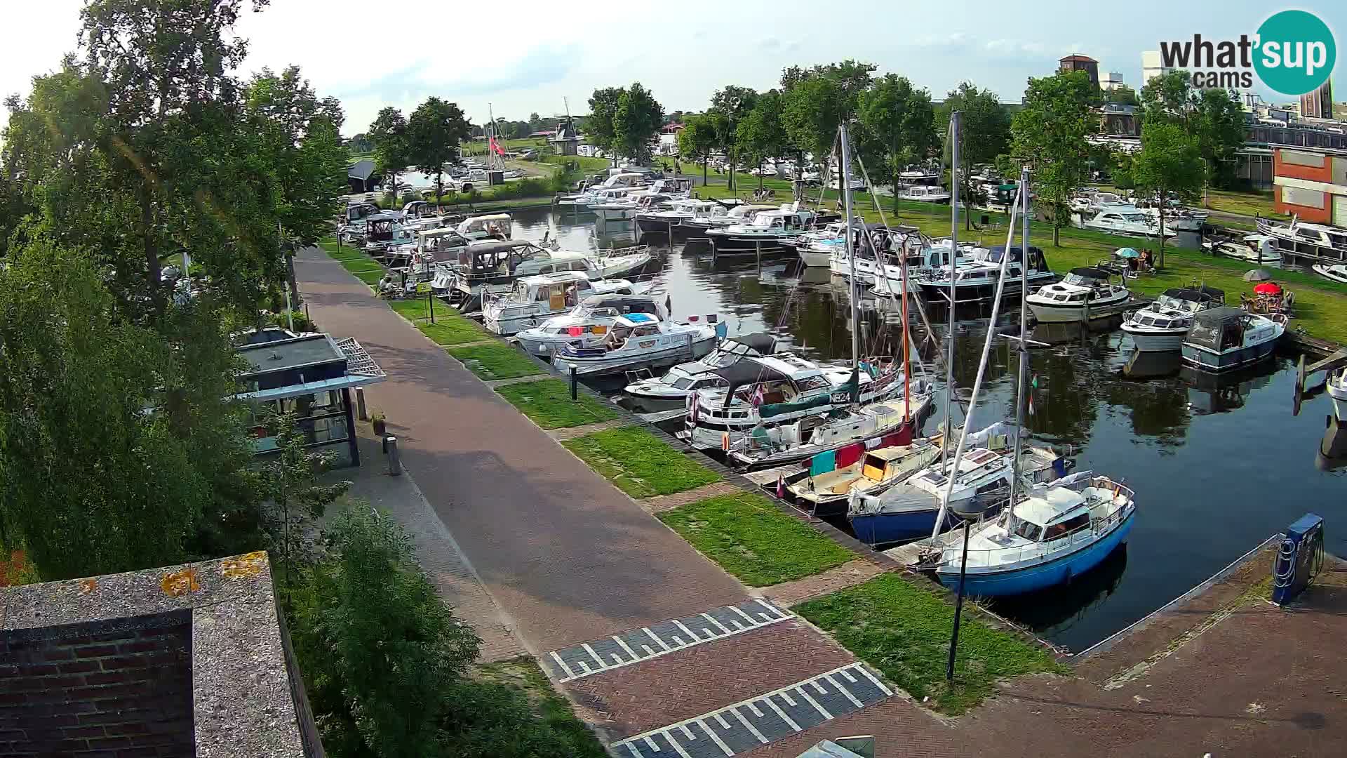 La marina di Joure livecam  – Vista del Mulino a vento