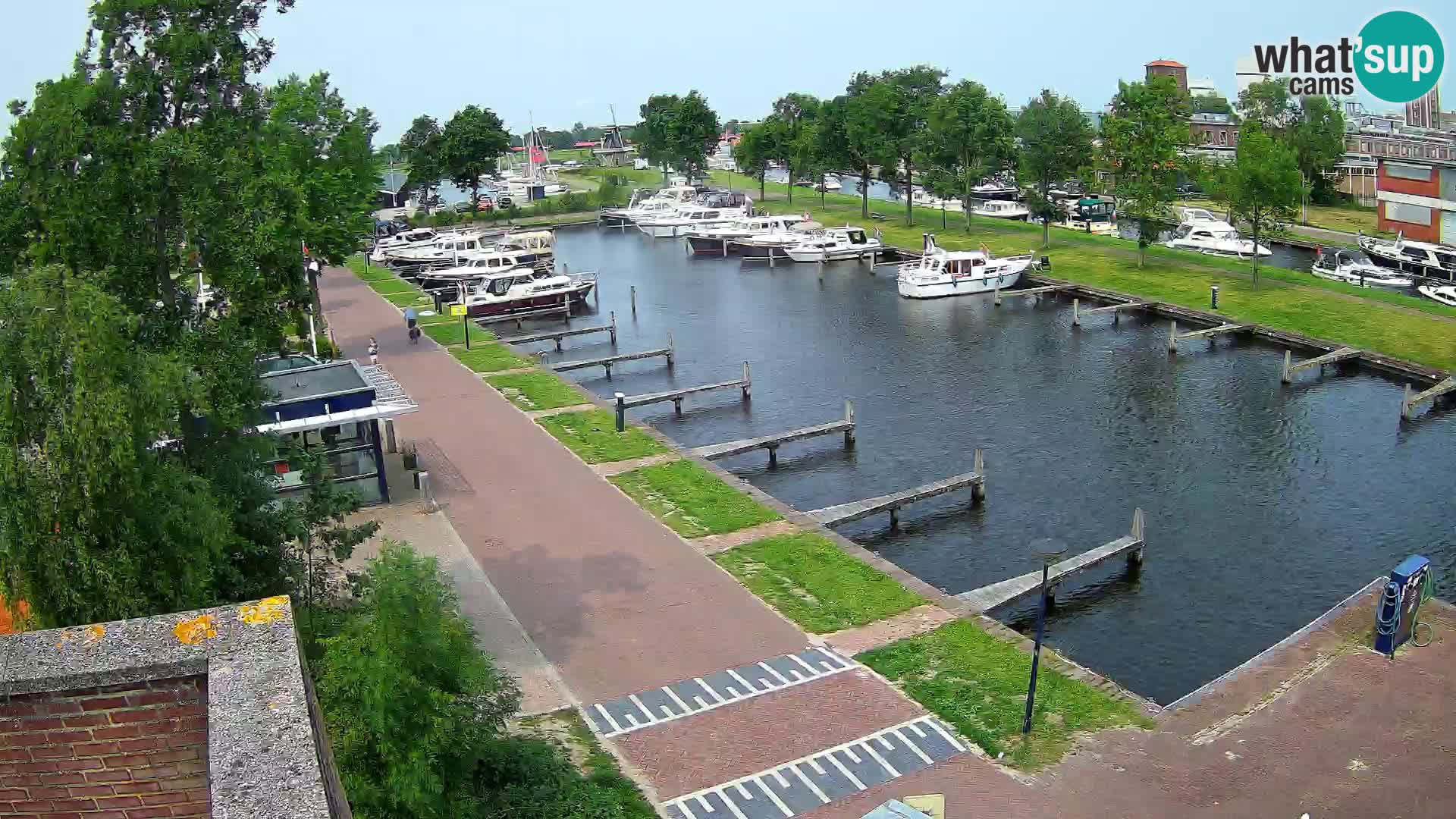Joure harbour webcam – windmill view