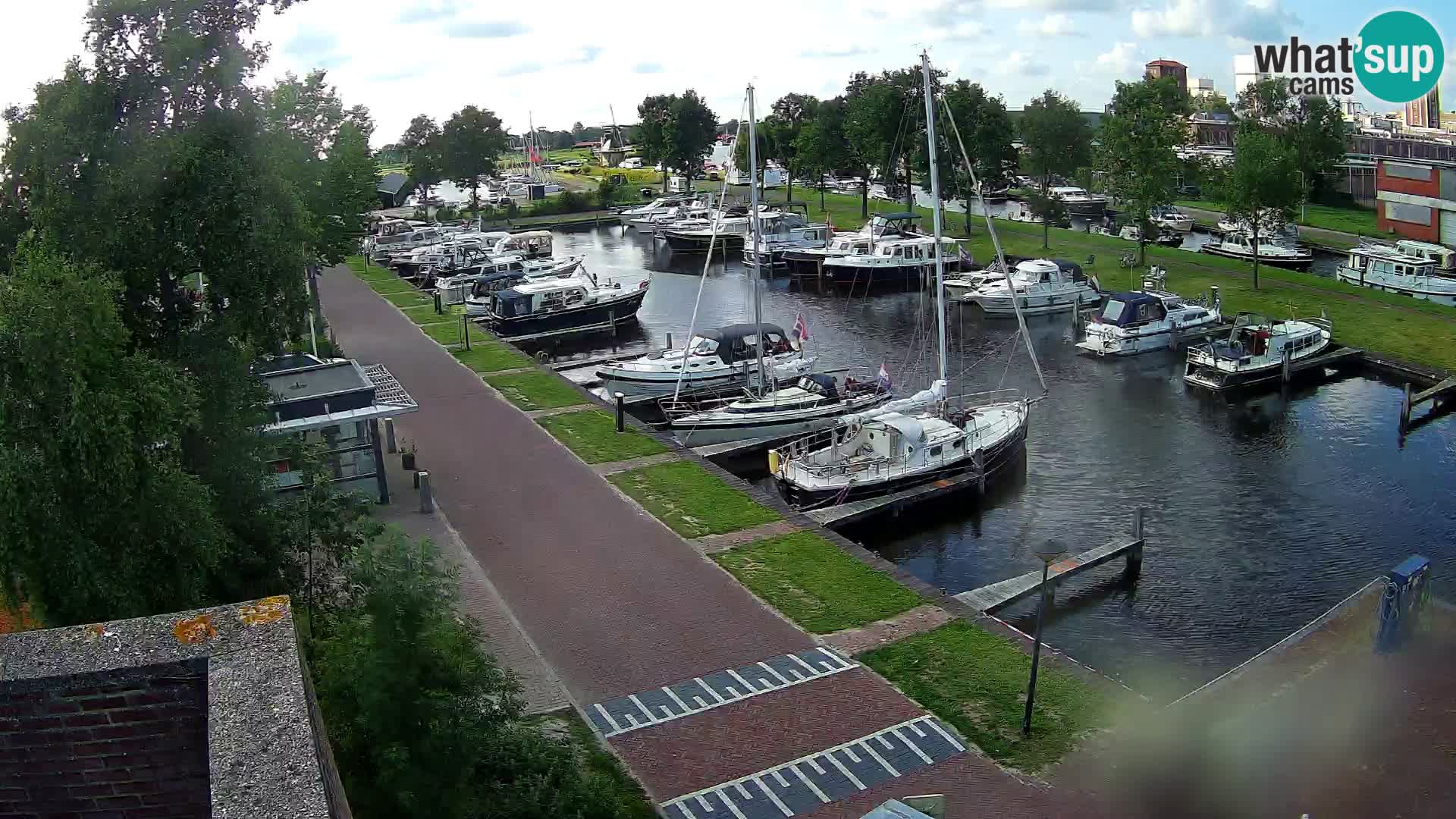 Joure harbour webcam – windmill view