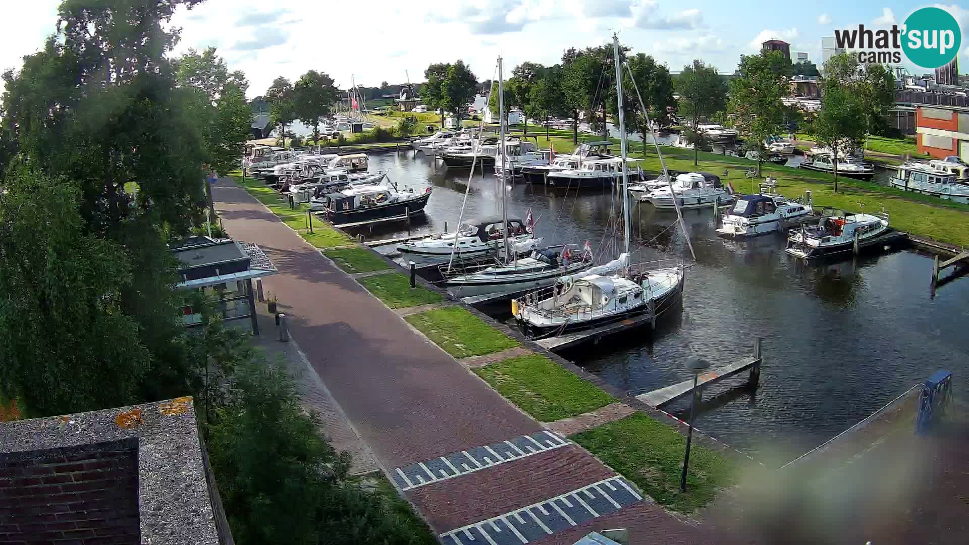 Joure harbour webcam – windmill view