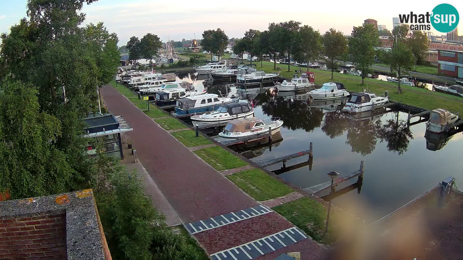 La marina di Joure livecam  – Vista del Mulino a vento