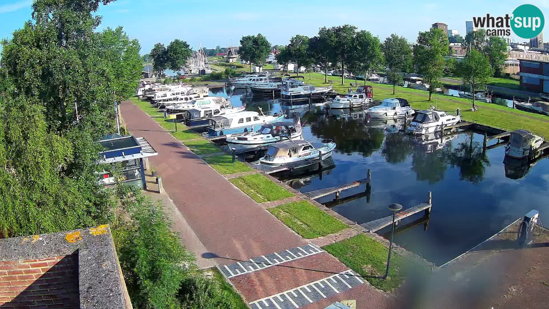 La marina di Joure livecam  – Vista del Mulino a vento