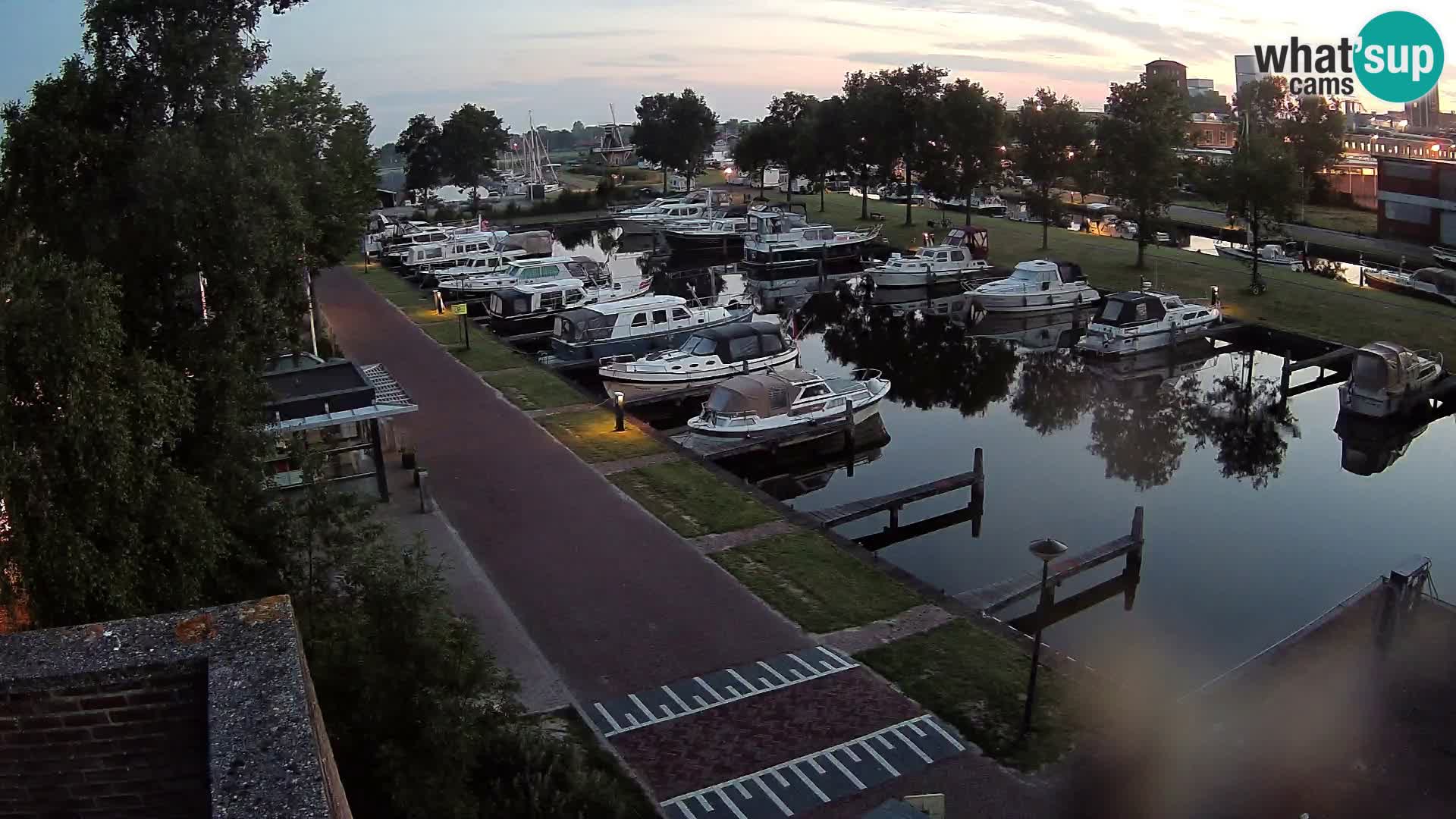 Joure harbour webcam – windmill view
