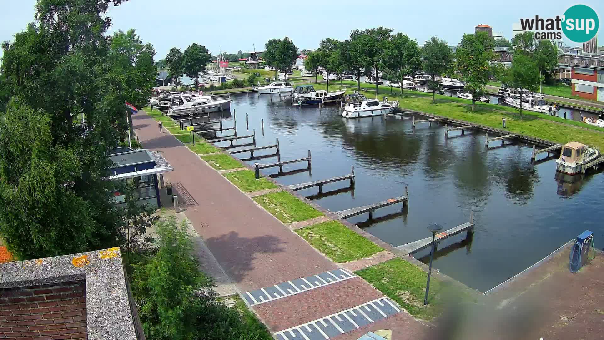 Joure harbour webcam – windmill view