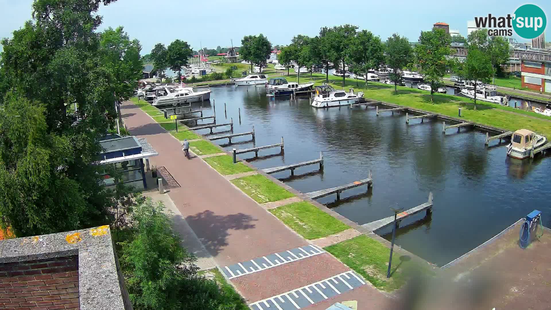 Joure harbour webcam – windmill view