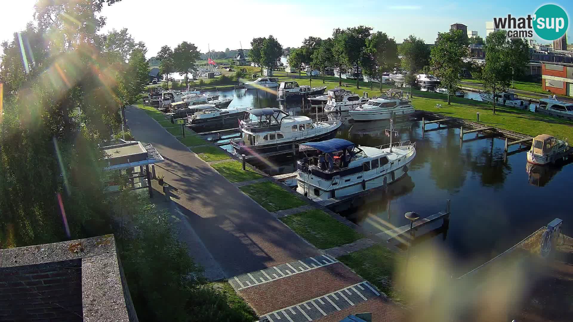 Joure harbour webcam – windmill view