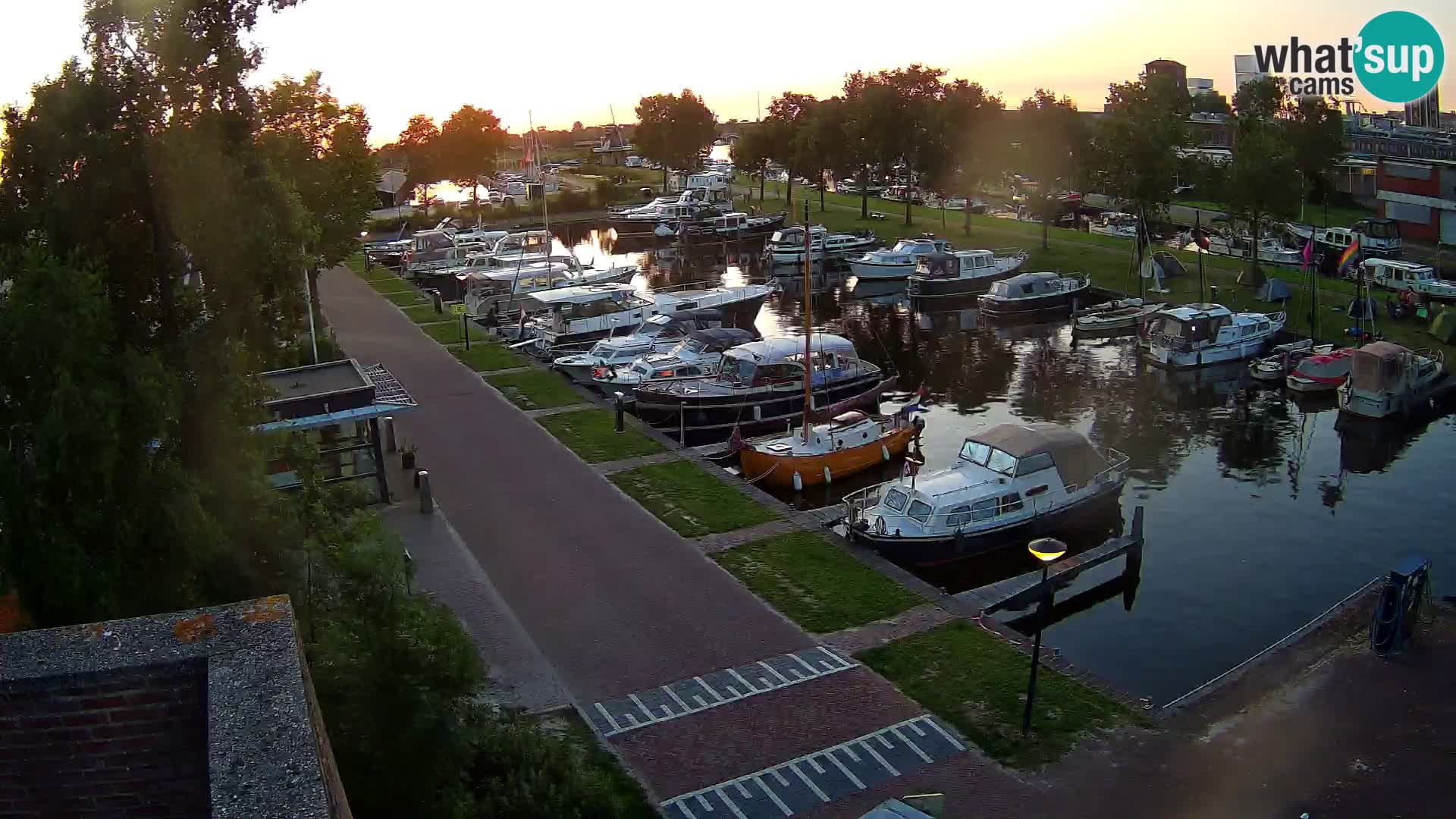 La marina di Joure livecam  – Vista del Mulino a vento