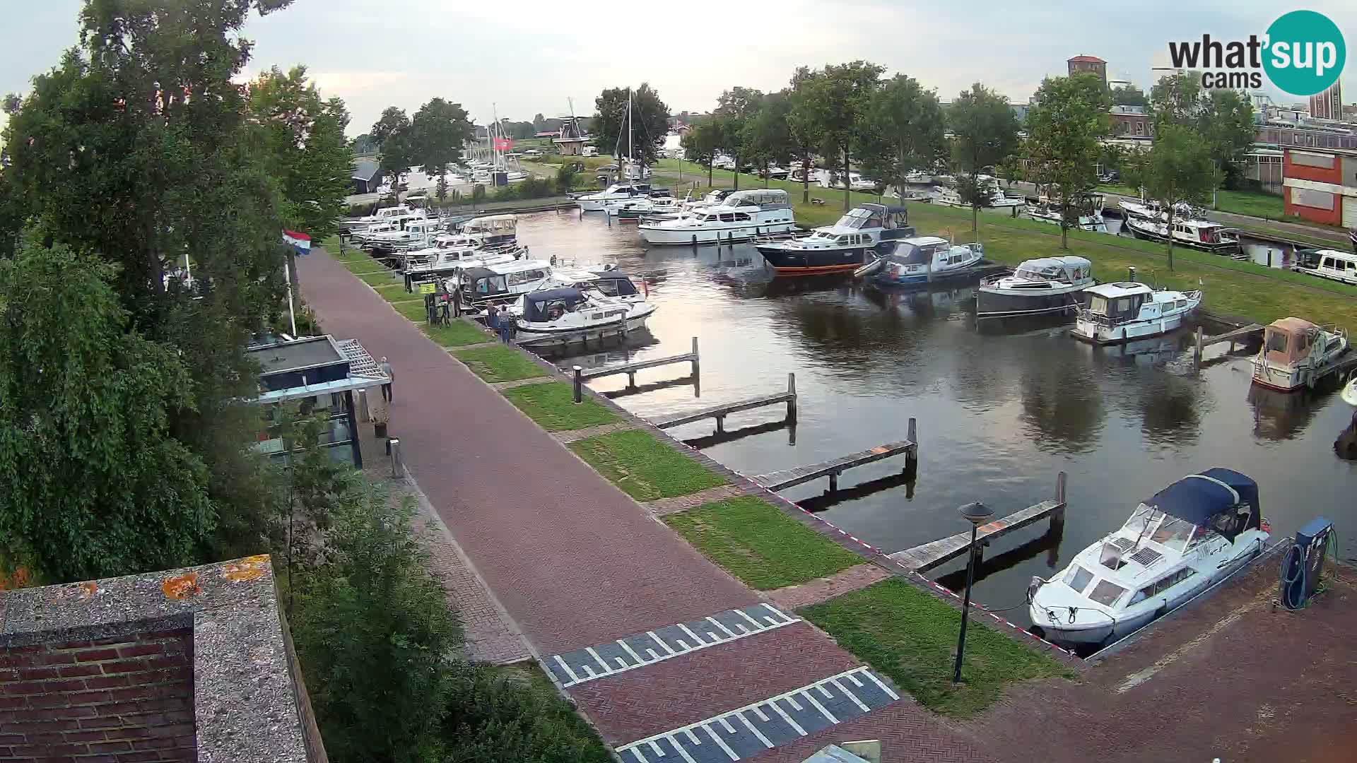 Spletna kamera Joure marina – Mlin na veter