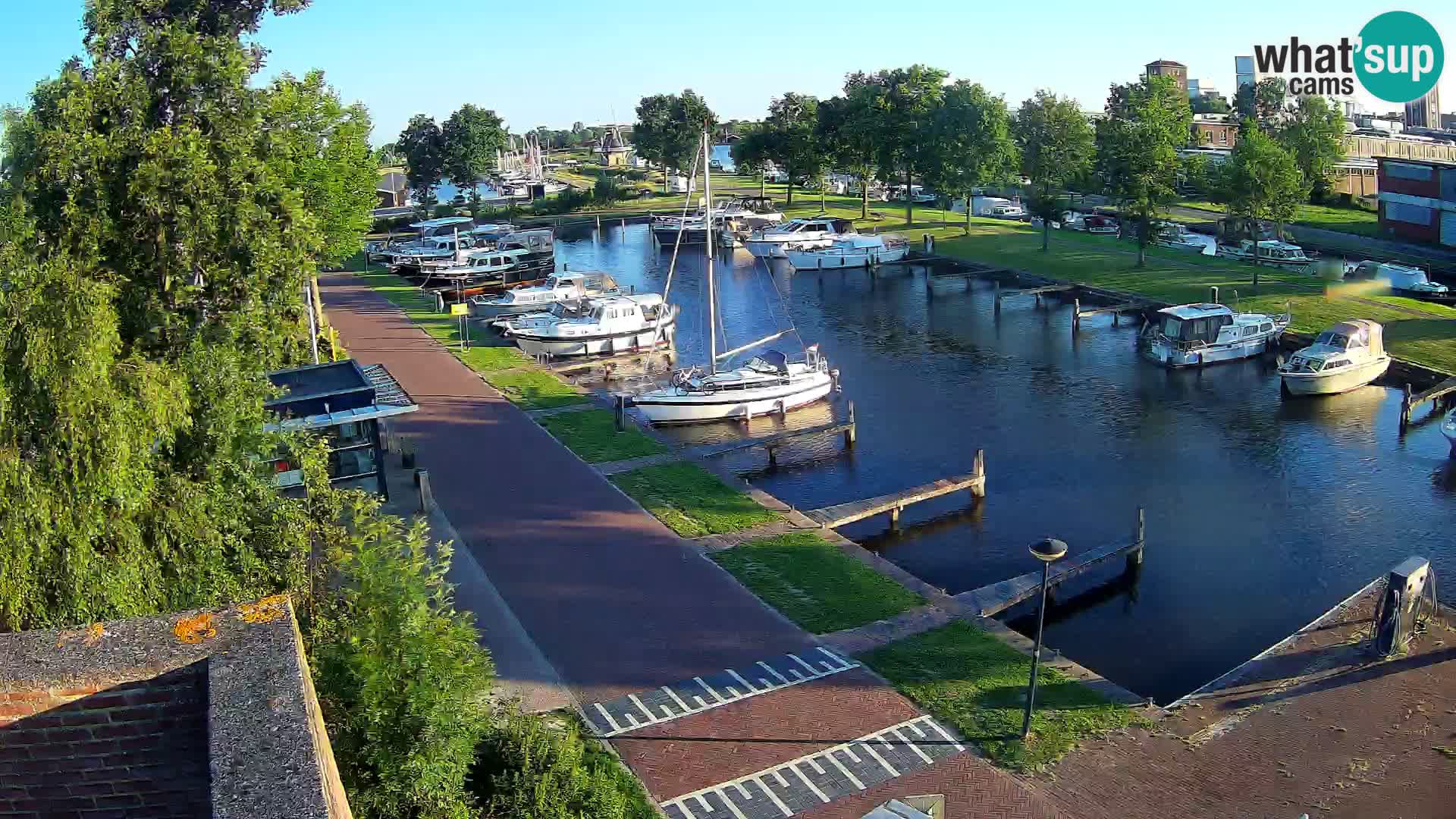 La marina di Joure livecam  – Vista del Mulino a vento