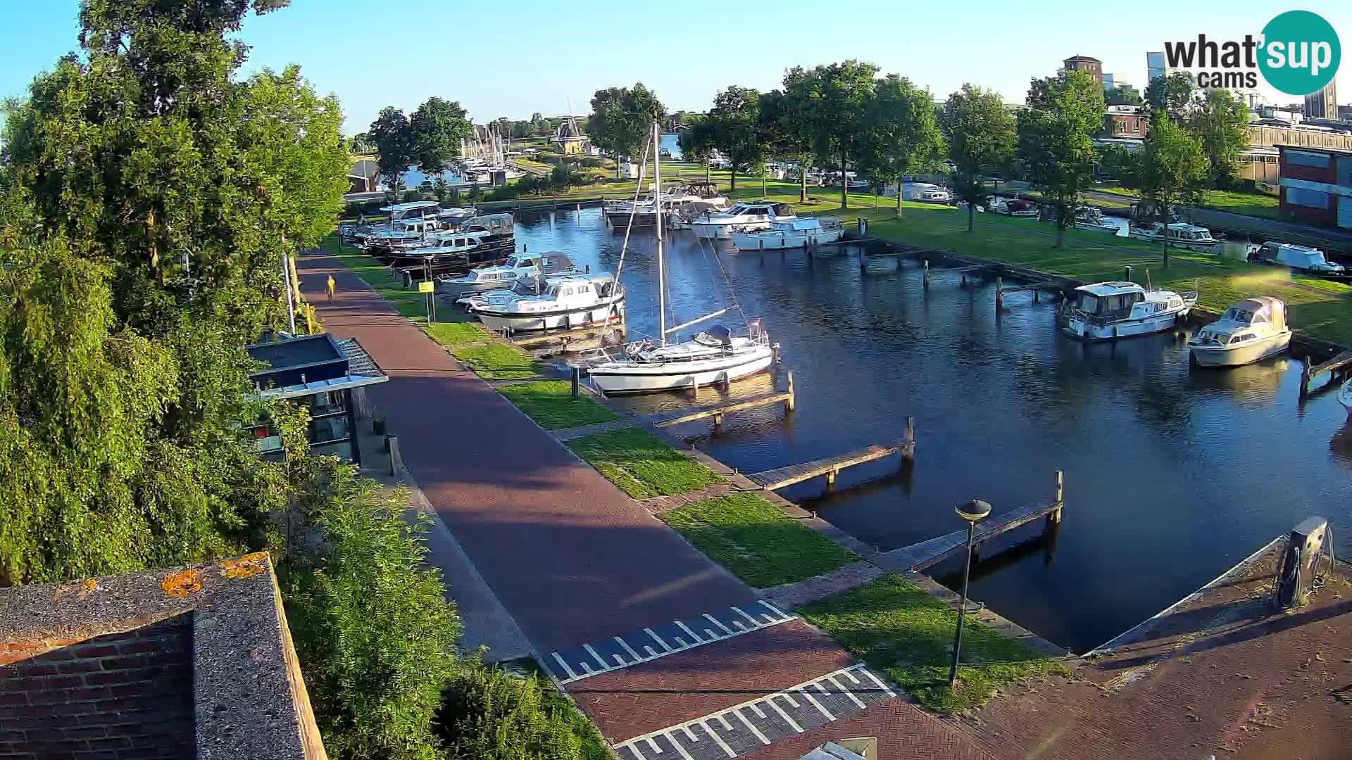 La marina di Joure livecam  – Vista del Mulino a vento