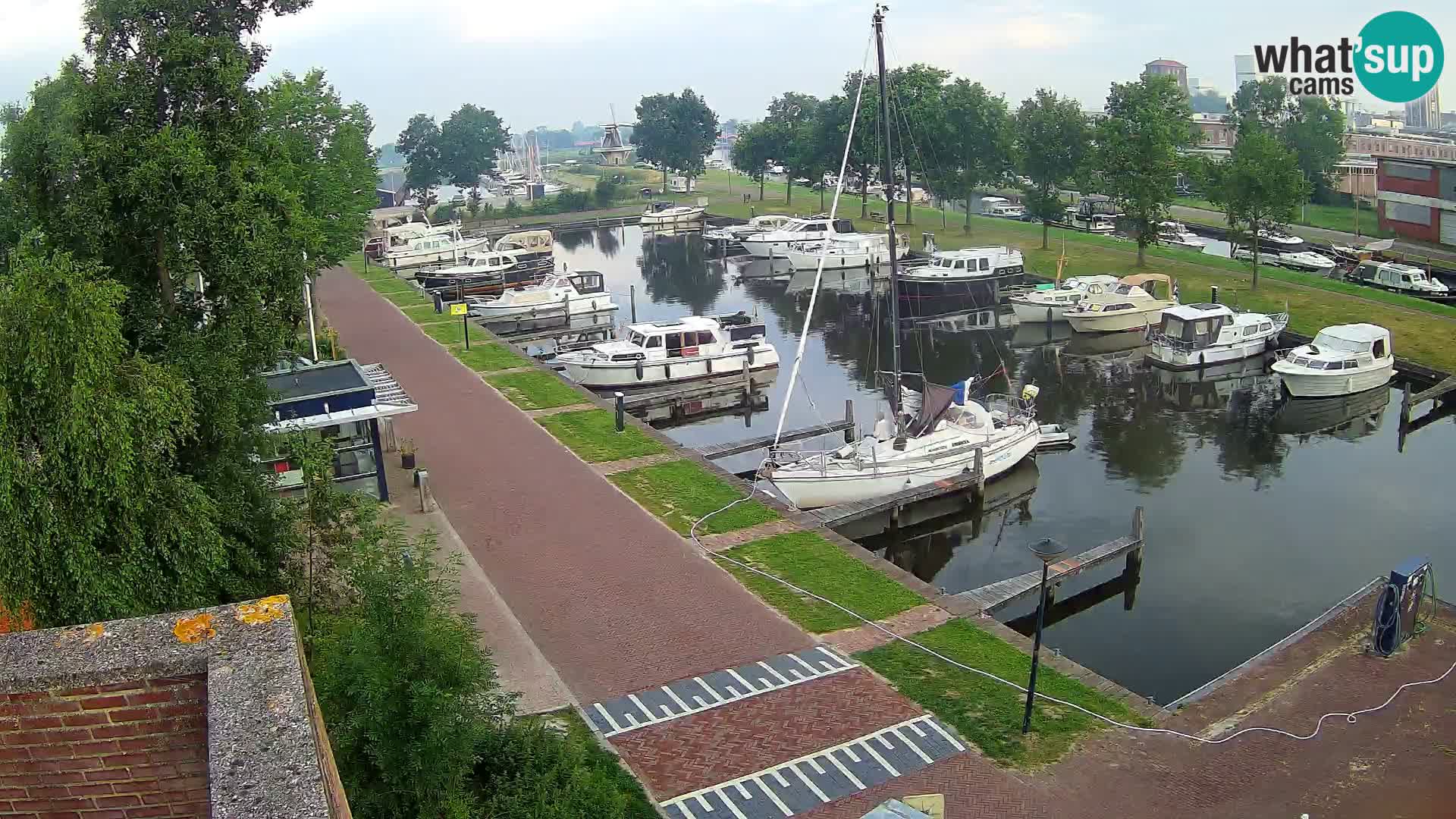 Spletna kamera Joure marina – Mlin na veter